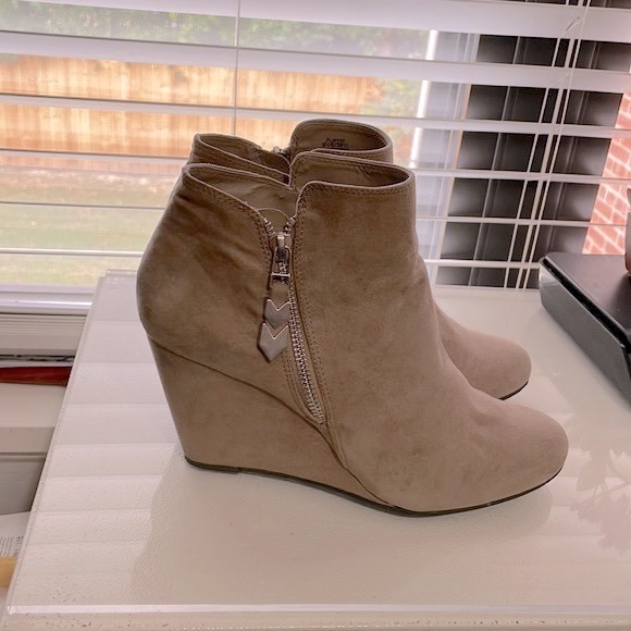 BCBG Paris Suede Taupe Wedge Bootie Size 9.5B - Picture 7 of 12
